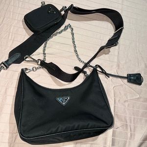 Authentic Prada Re-Edition 2005 Re-Nylon bag